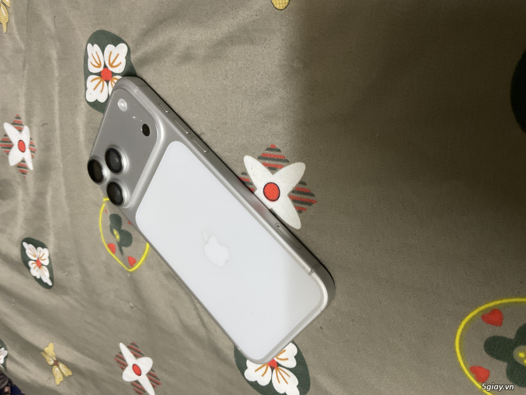 iphone 17 promax 256 trắng thủ đức
